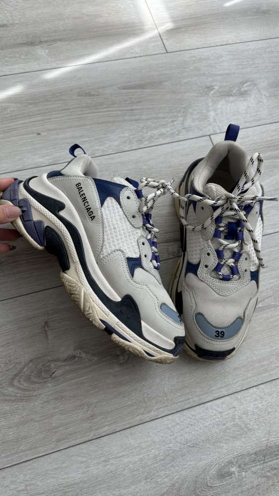 Balenciaga triple s