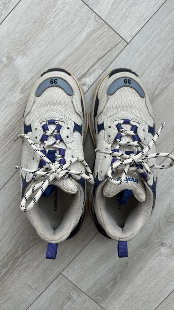 Balenciaga triple s