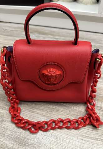 https://www.vipluxury.sk/Versace kabelka