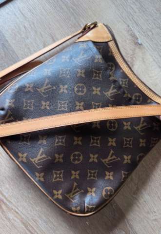 https://www.vipluxury.sk/Louis Vuitton crossbody