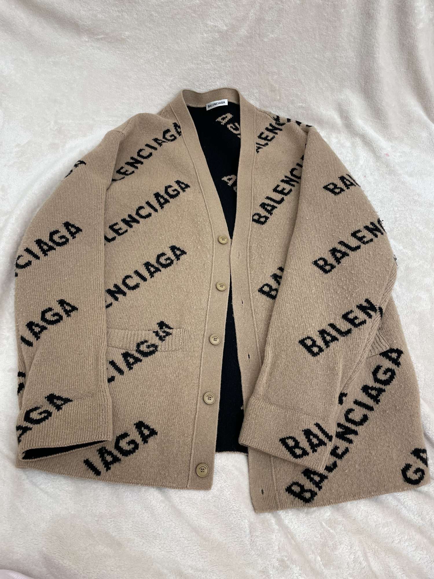 Balenciaga sveter