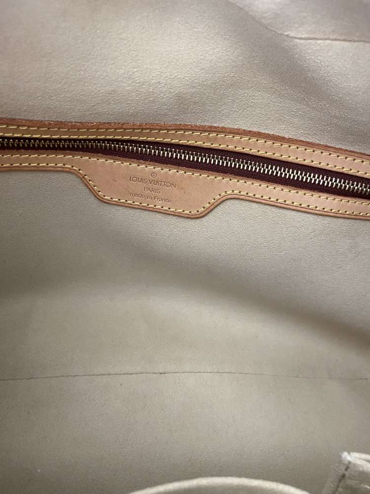 Louis Vuitton Cité kabelka
