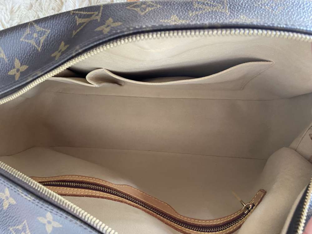 Louis Vuitton Cité kabelka