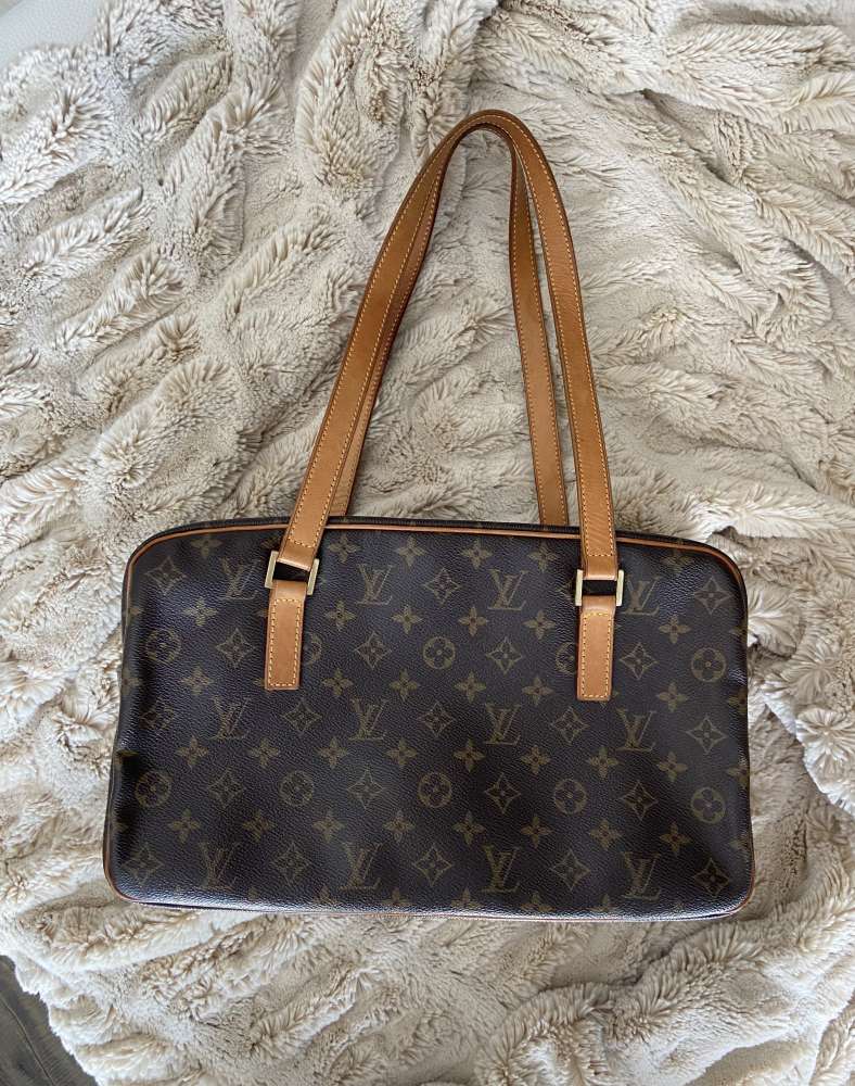 Louis Vuitton Cité kabelka