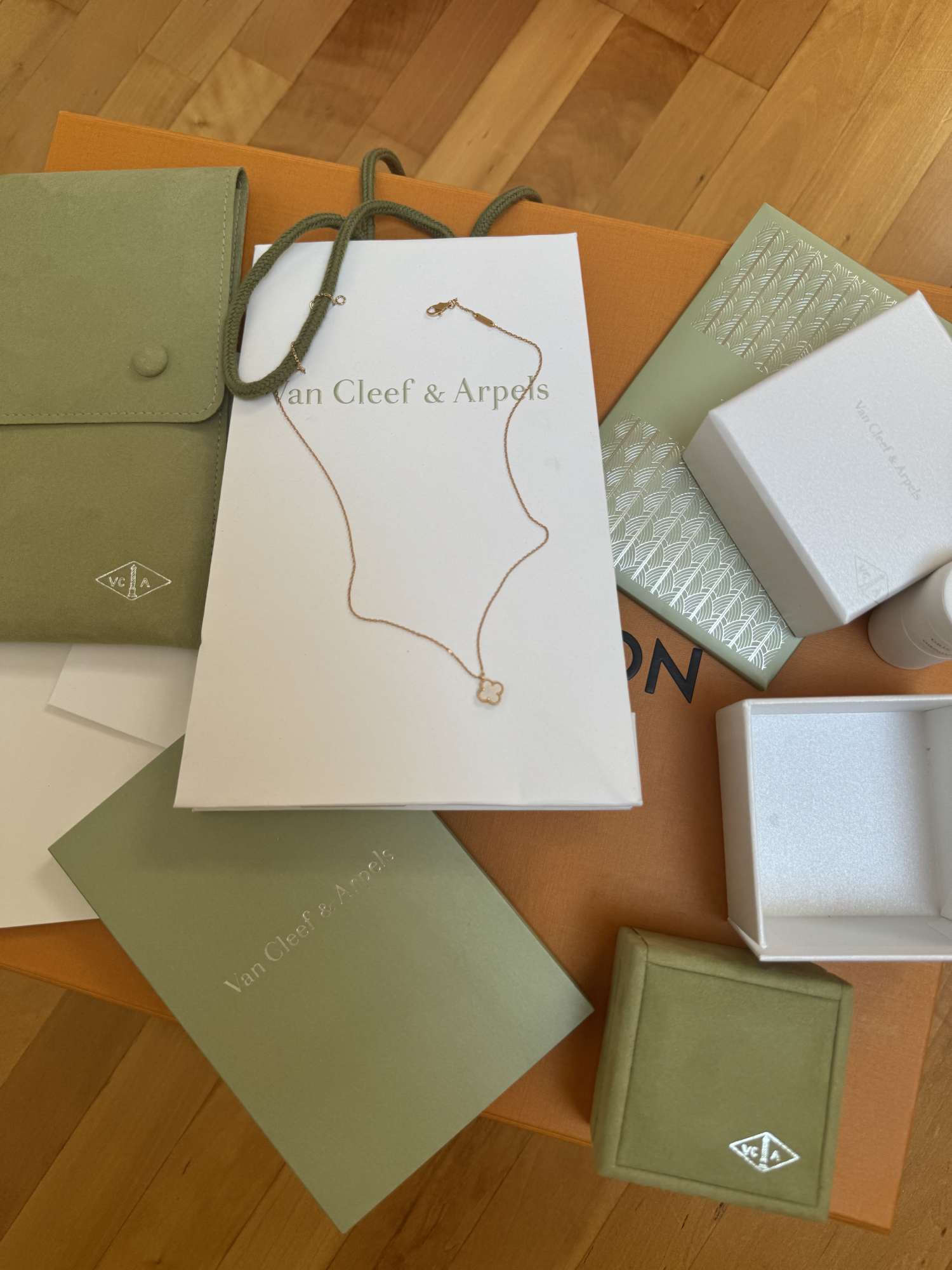 Van Cleef & Arpels Sweet Alhambra