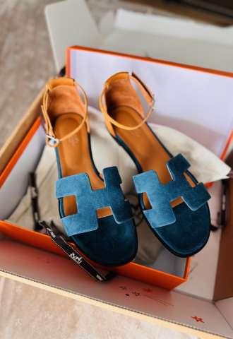 https://www.vipluxury.sk/Hermés santorini sandále