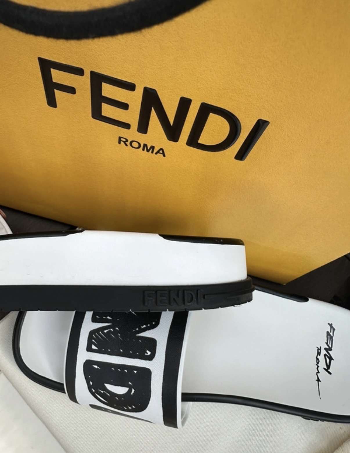 Fendi šlapky