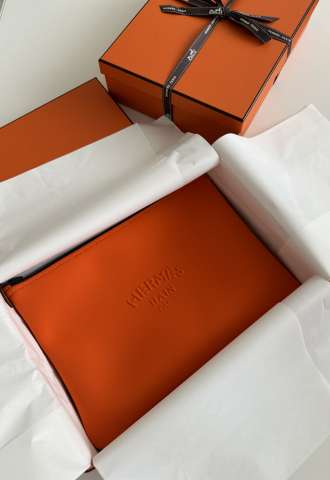 https://www.vipluxury.sk/Hermes neopren pochetka stredna velkost