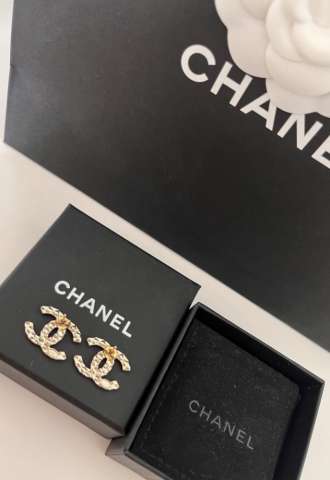 https://www.vipluxury.sk/Chanel naušnice