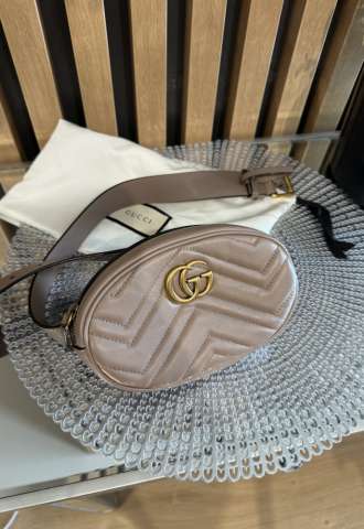 https://www.vipluxury.sk/Gucci Belt bag  ladvinka