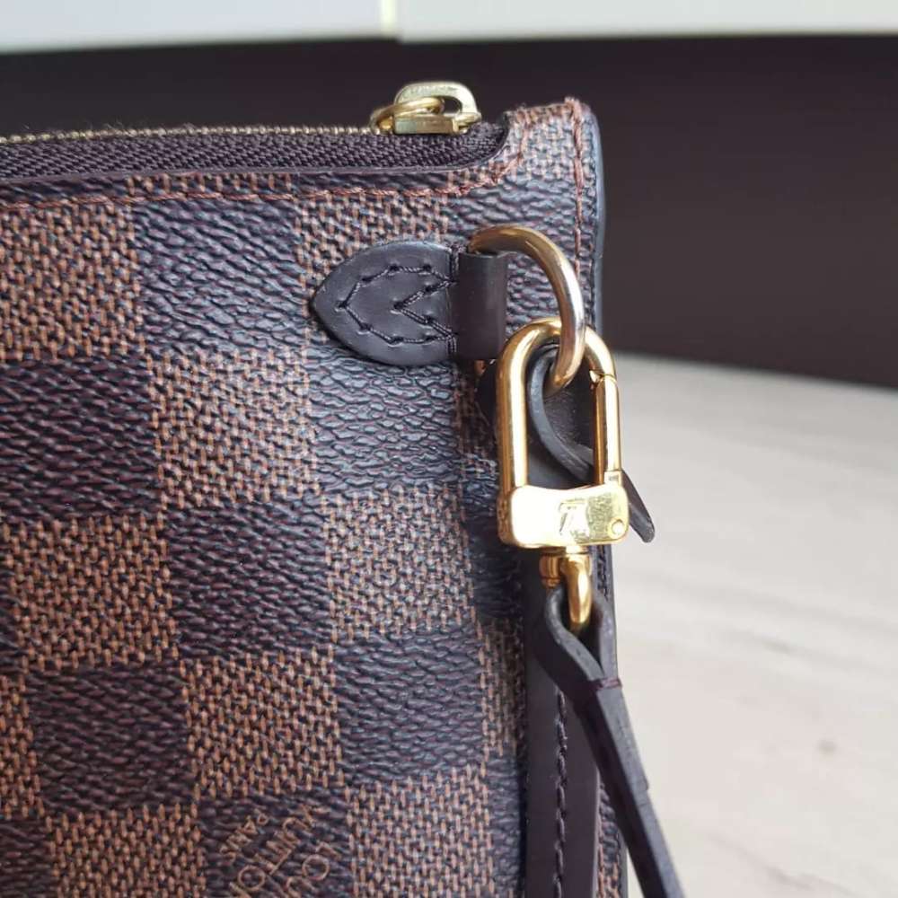 Louis Vuitton pochette