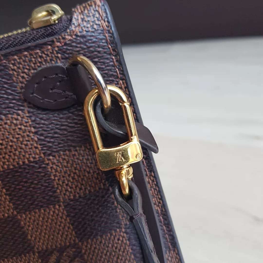 Louis Vuitton pochette