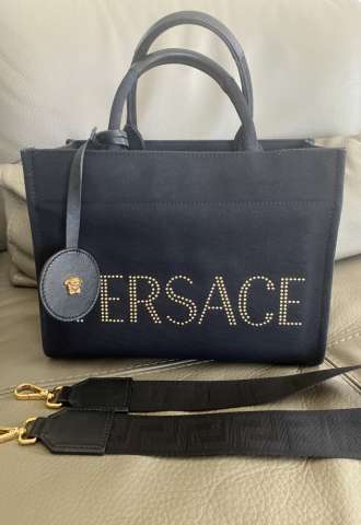 https://www.vipluxury.sk/Kabelka Versace