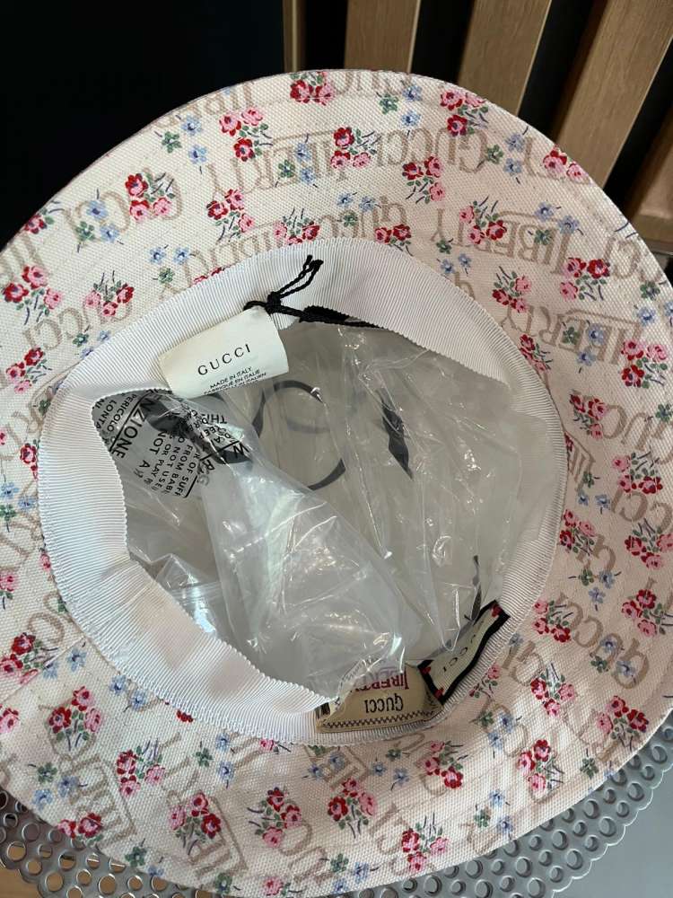 Gucci klobucik