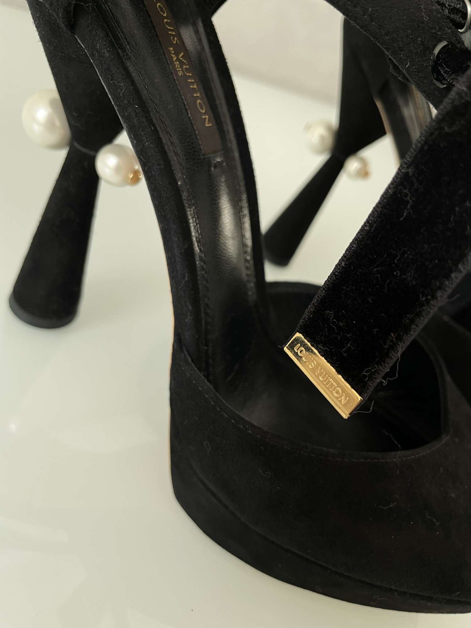 Louis Vuitton 39
