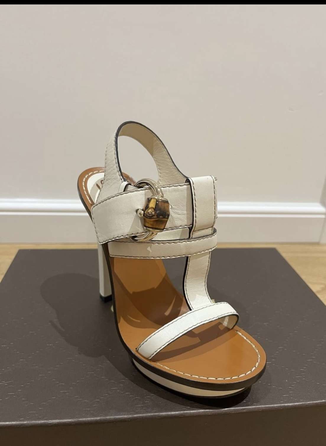 Gucci sandále