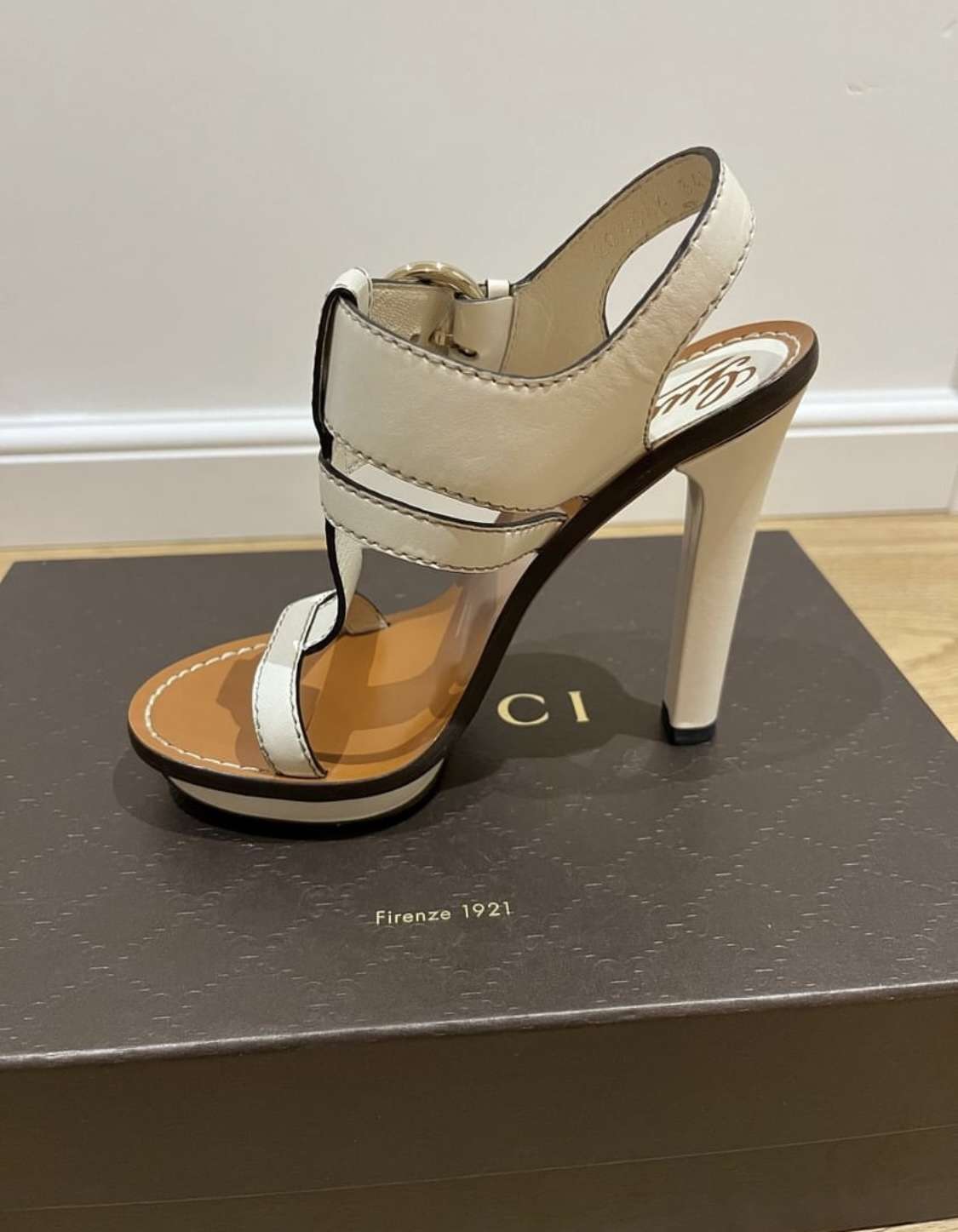 Gucci sandále
