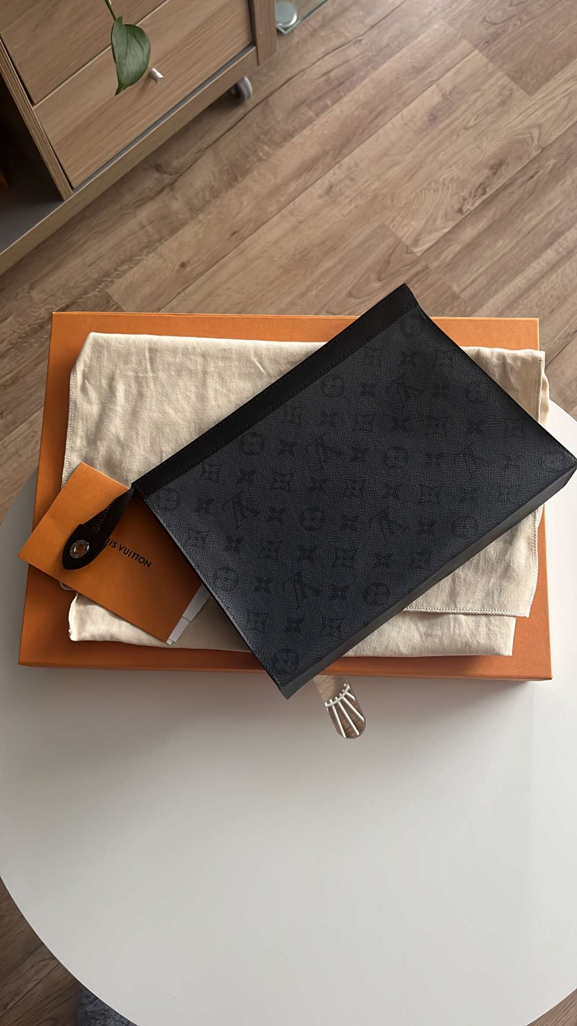 LV Pochette Voyage MM ECLIPSE REVERSE