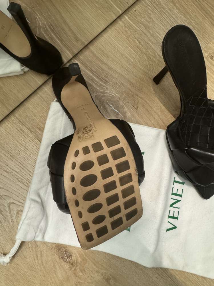 Bottega Veneta