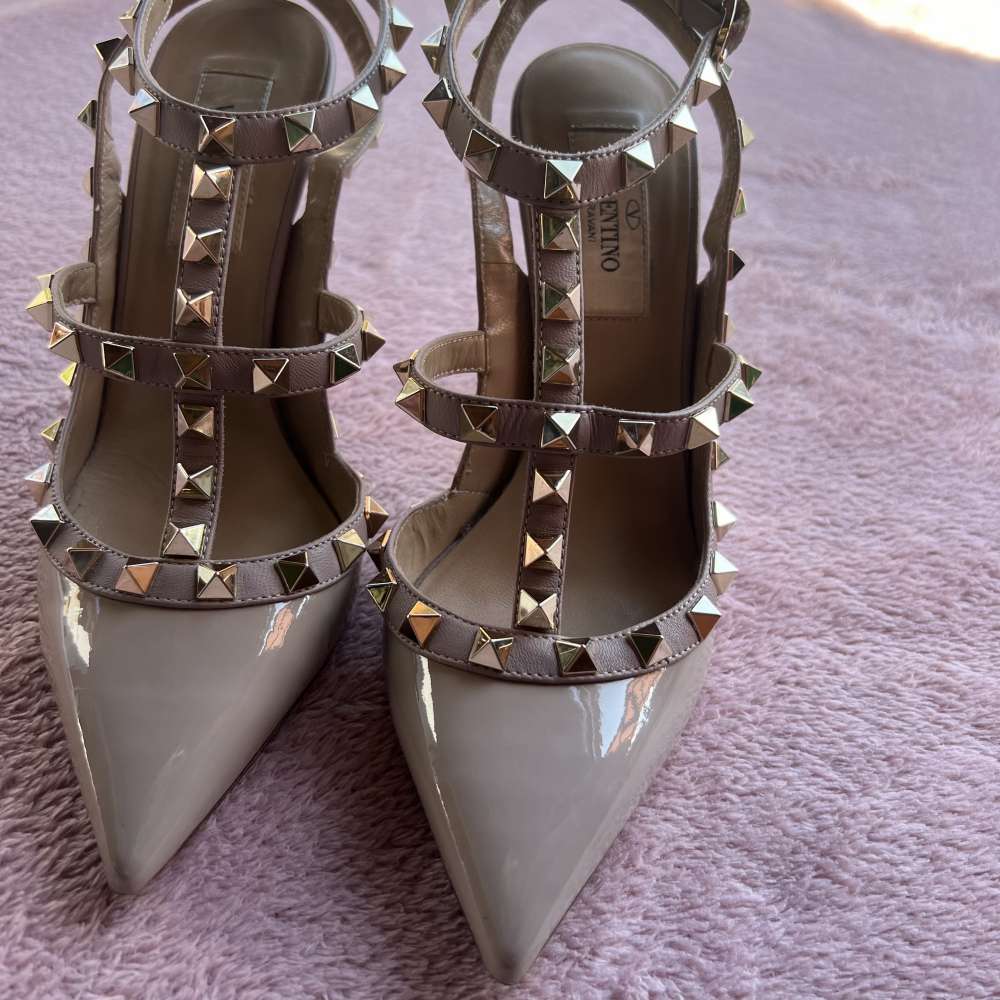 Valentino Rockstud