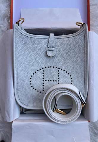 https://www.vipluxury.sk/Hermes Mini Evelyne
