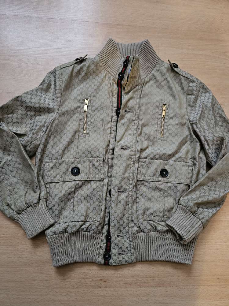Gucci bunda