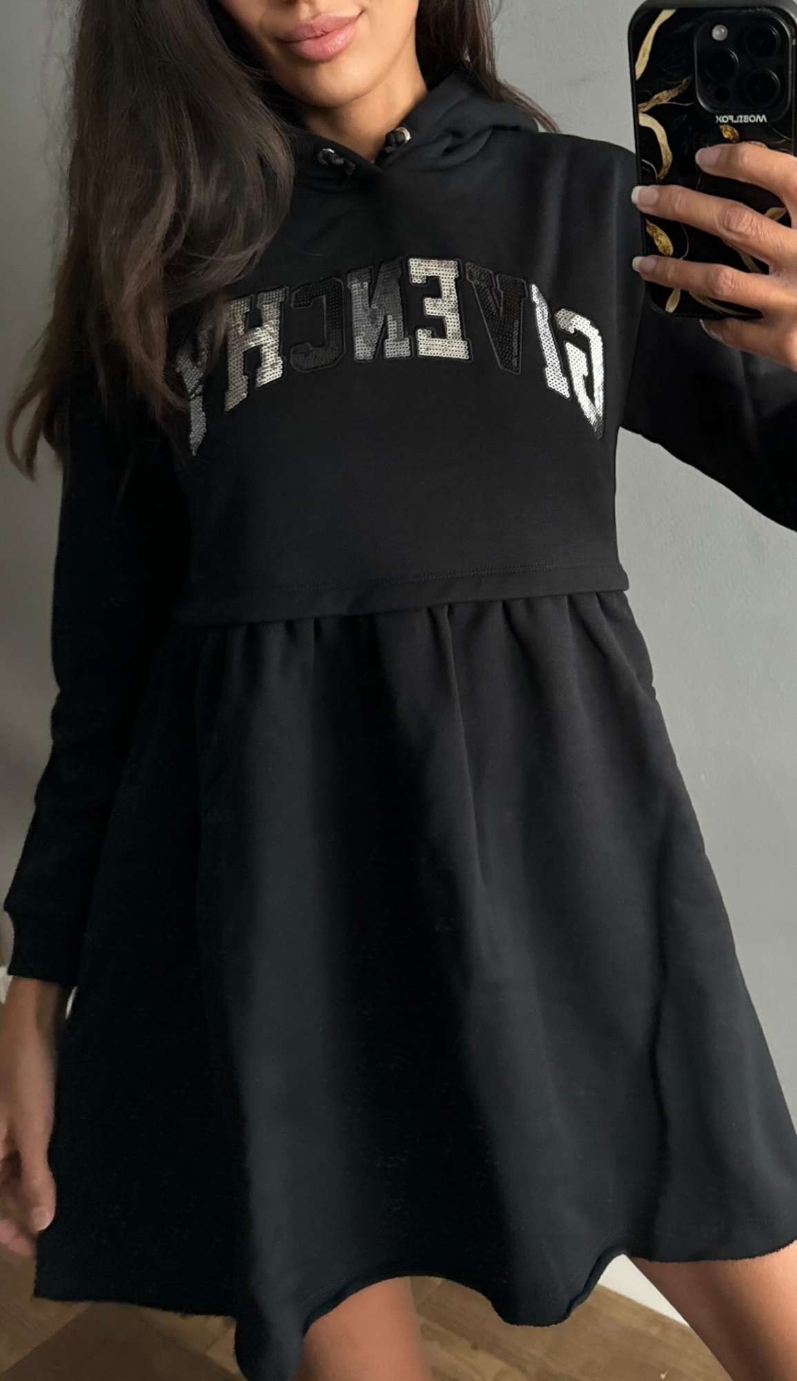 Givenchy saty