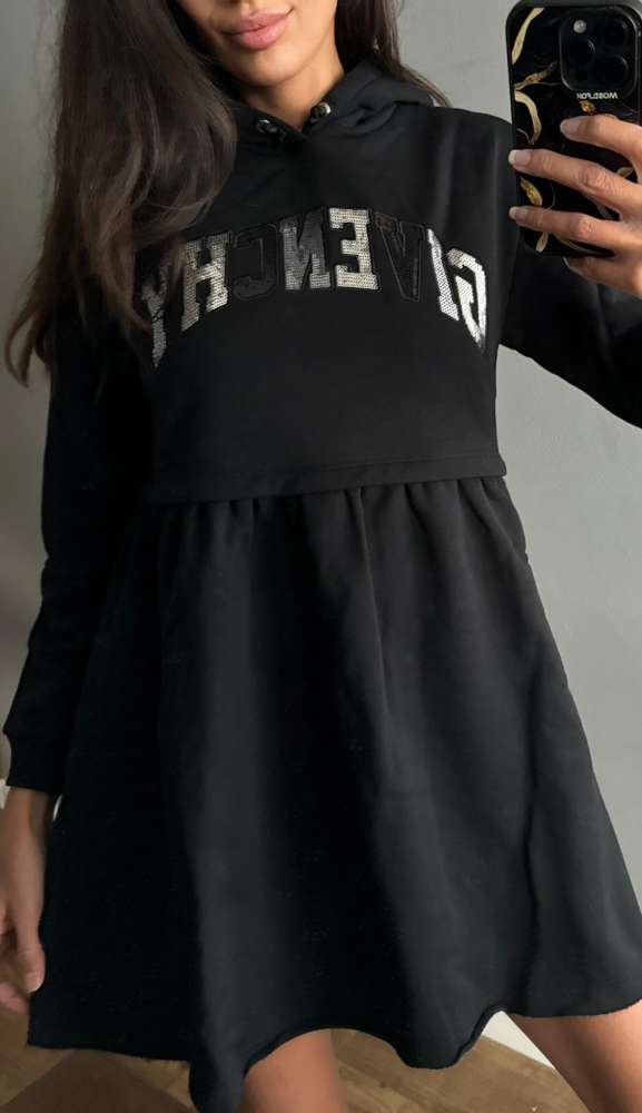 Givenchy saty