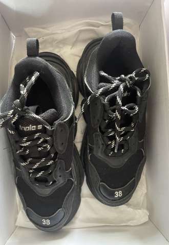 https://www.vipluxury.sk/Balenciaga