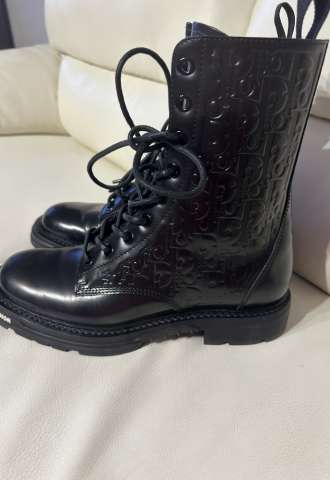 https://www.vipluxury.sk/Dior boty