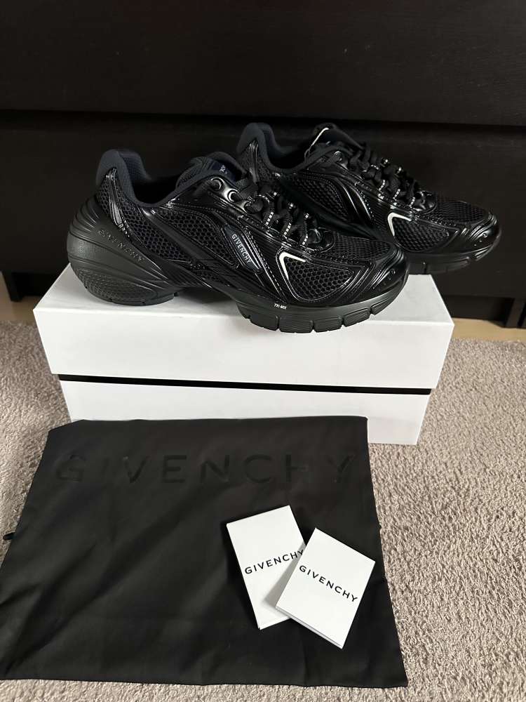 GIVENCHY TK-MX runner