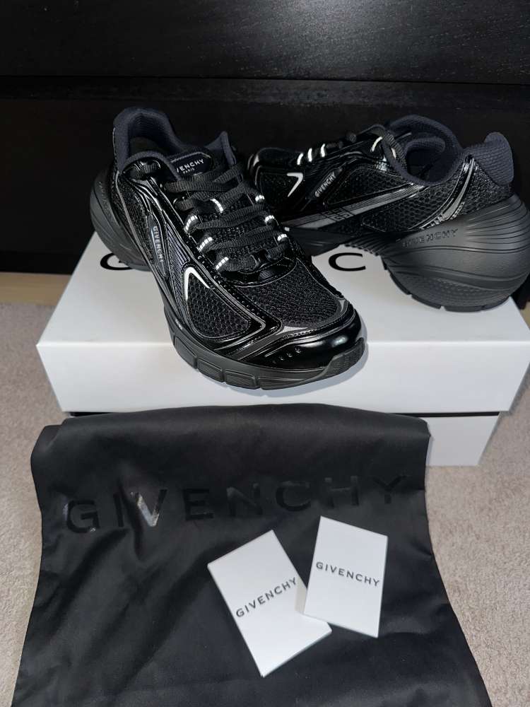 GIVENCHY TK-MX runner