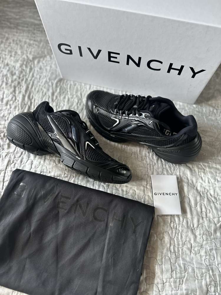 GIVENCHY TK-MX runner