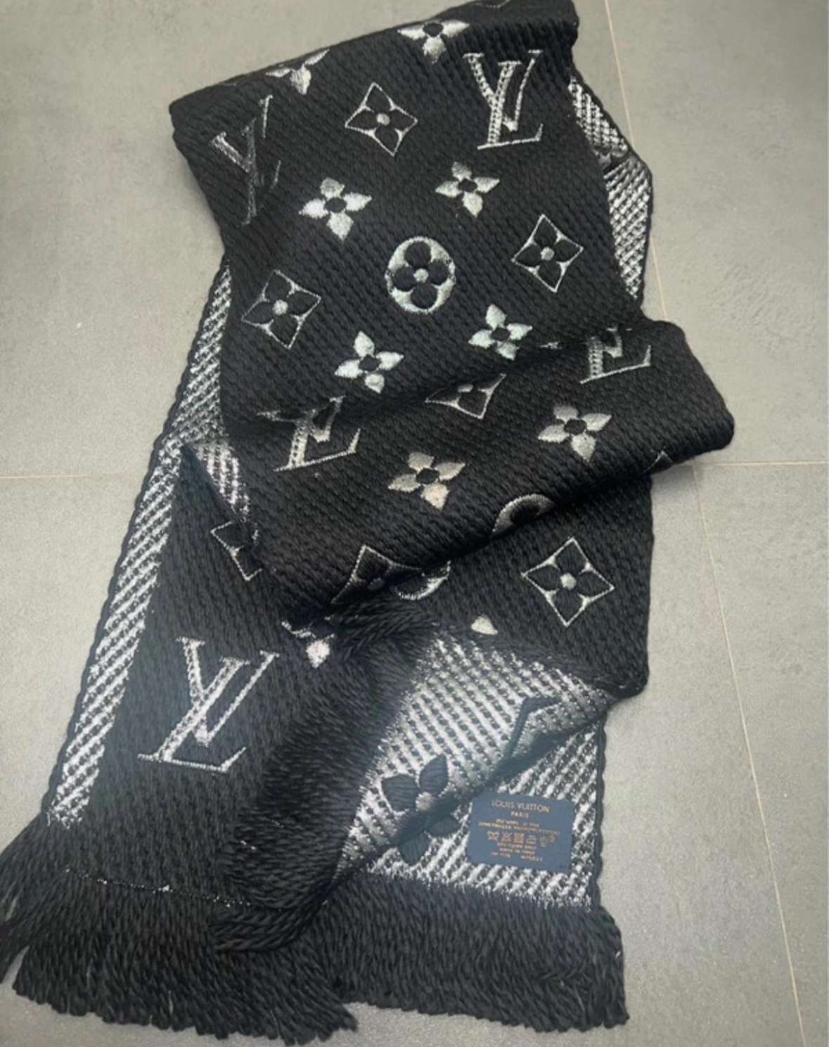 Louis Vuitton šál