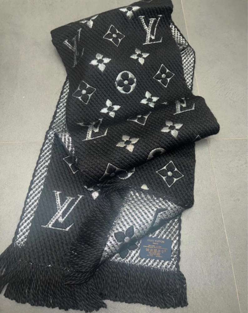 Louis Vuitton šál