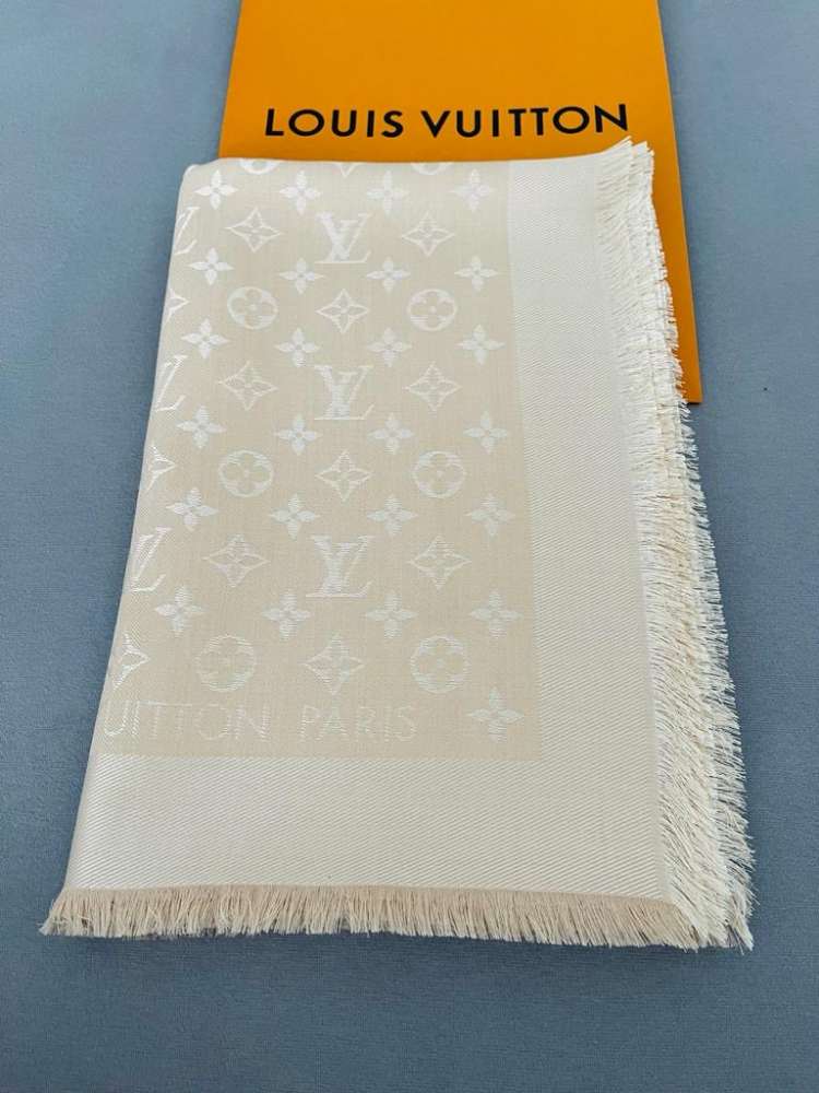 LOUIS VUITTON SHAWL