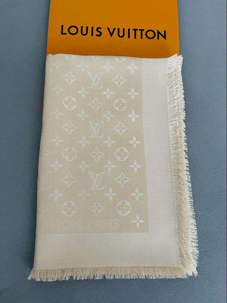 LOUIS VUITTON SHAWL