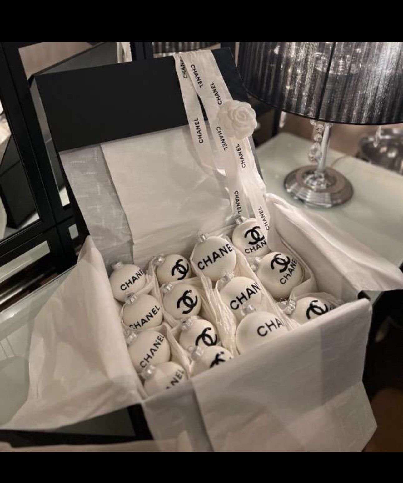 Chanel vianocne gule