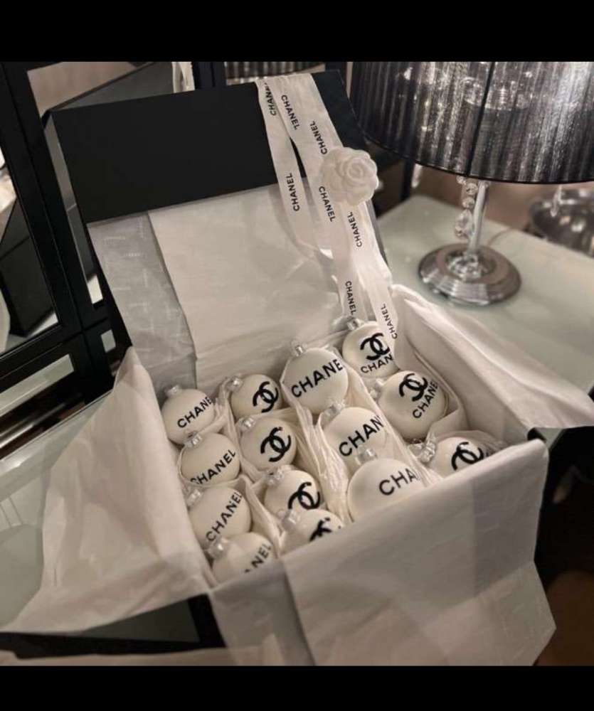 Chanel vianocne gule