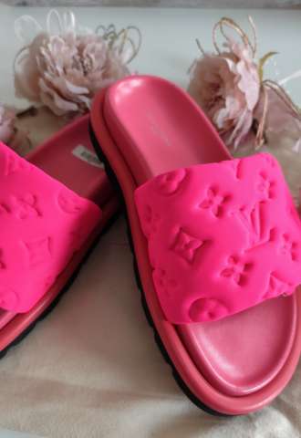 https://www.vipluxury.sk/Louis Vuitton slapky