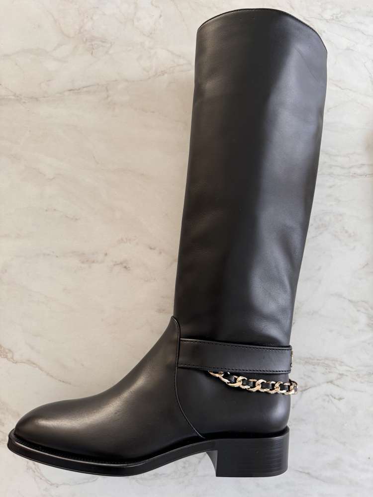 Chanel čižmy aktuálna kolekcia