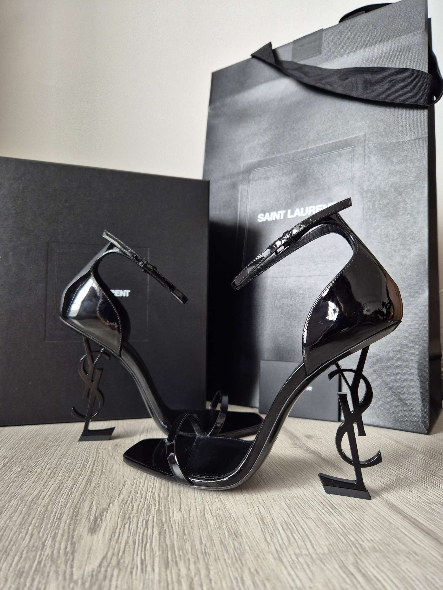 YSL sandálky