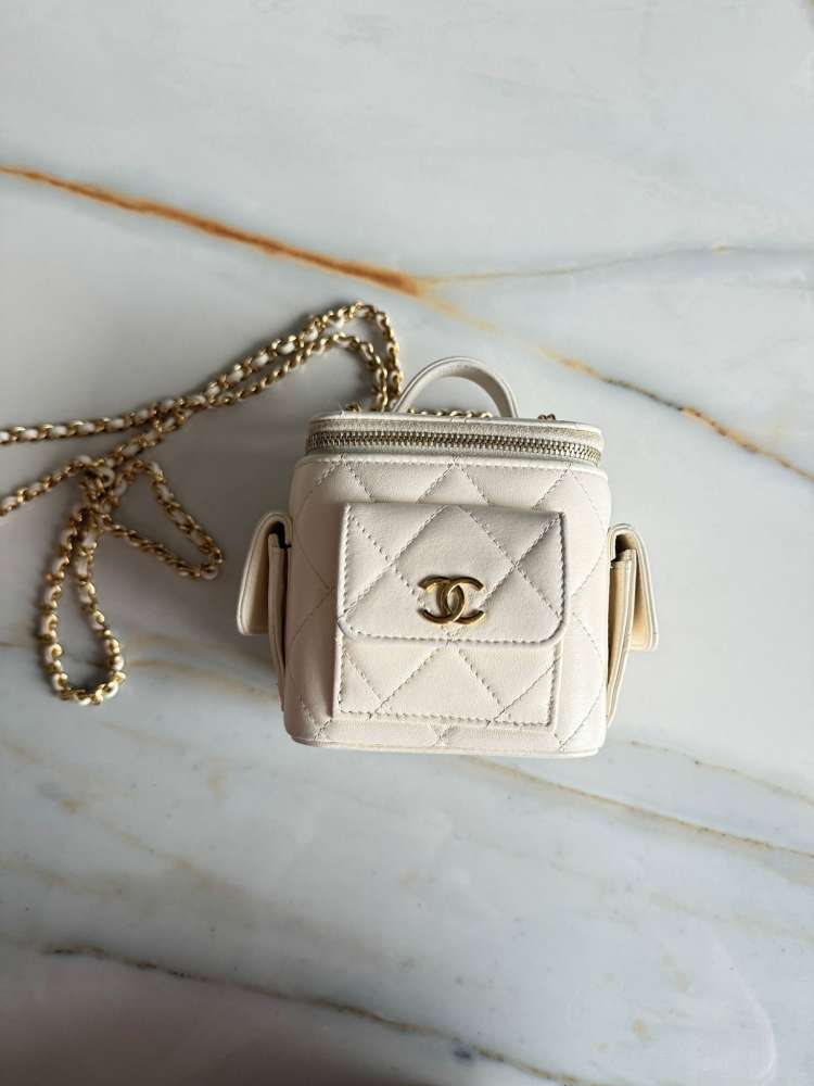 Chanel vanity