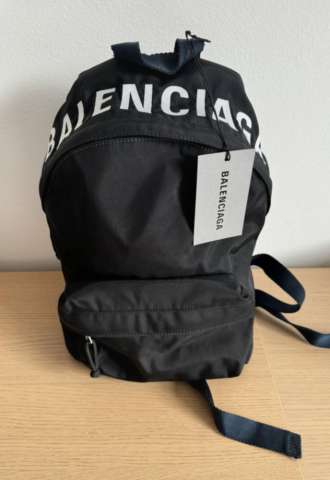 https://www.vipluxury.sk/Balenciaga batoh