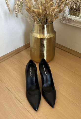 https://www.vipluxury.sk/Čierne lodičky Emporio Armani
