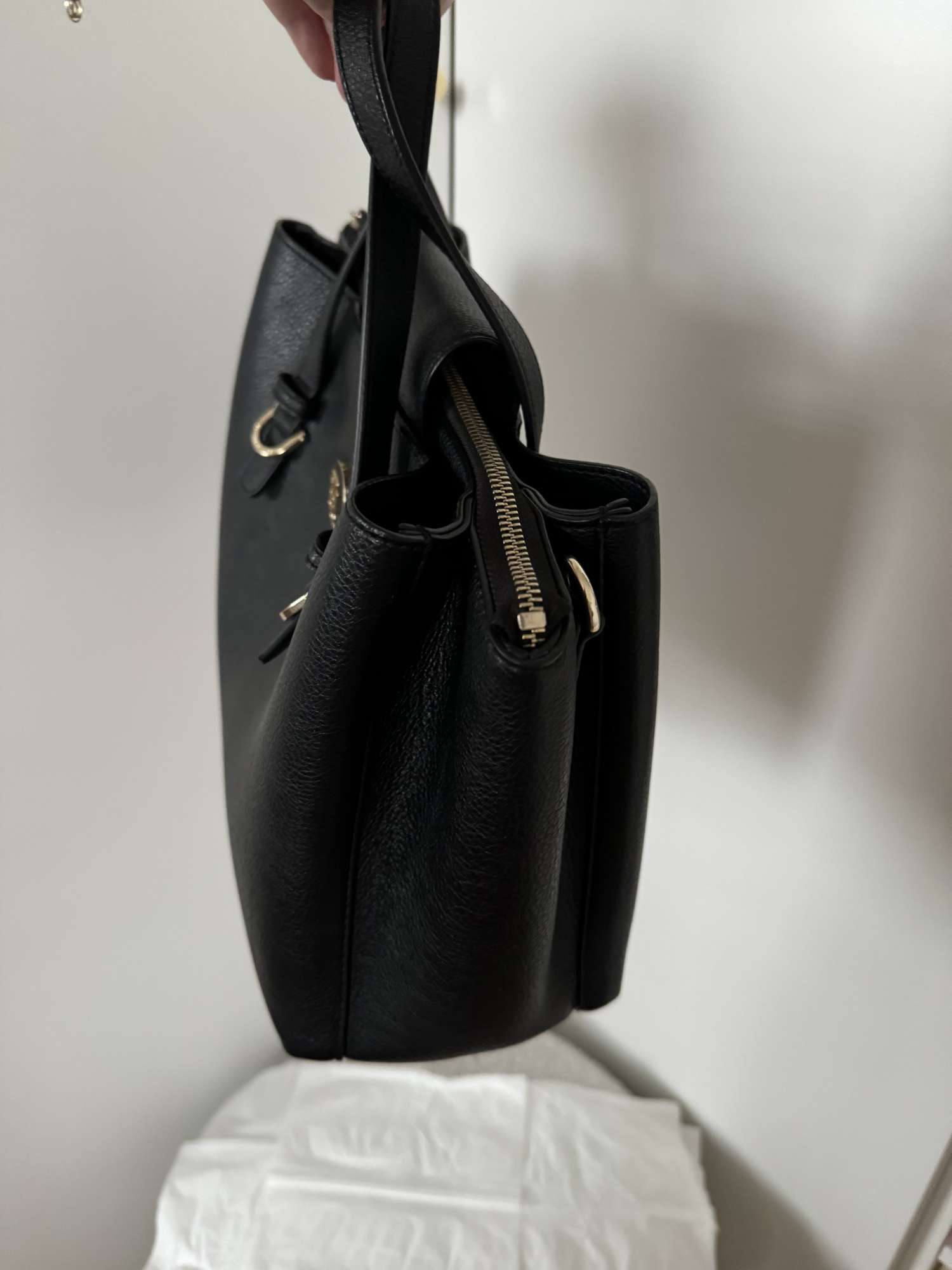 Čierna kabelka Tommy Hilfiger