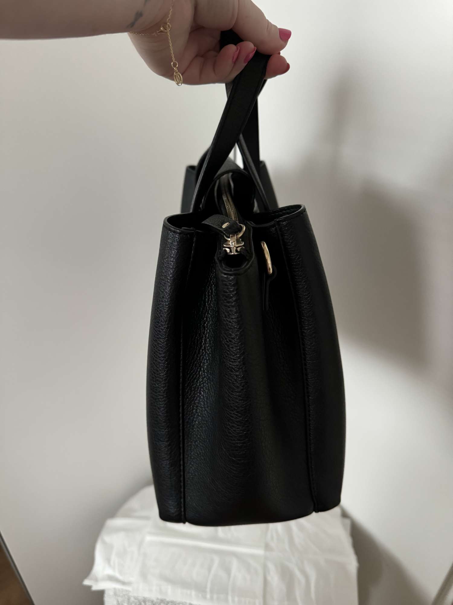 Čierna kabelka Tommy Hilfiger