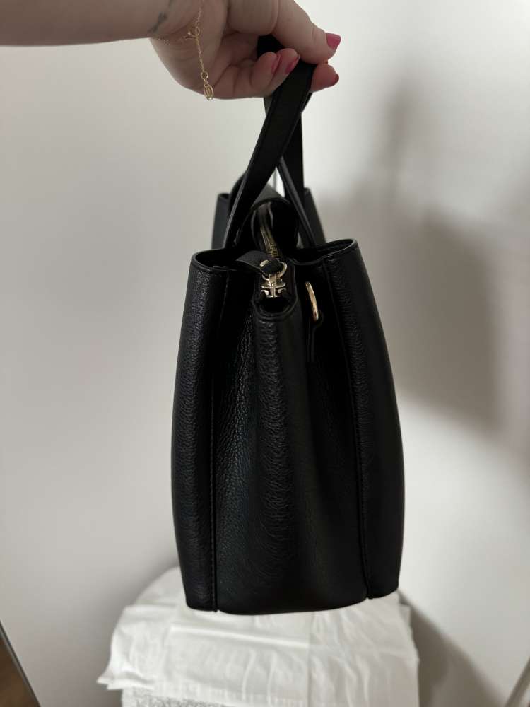 Čierna kabelka Tommy Hilfiger