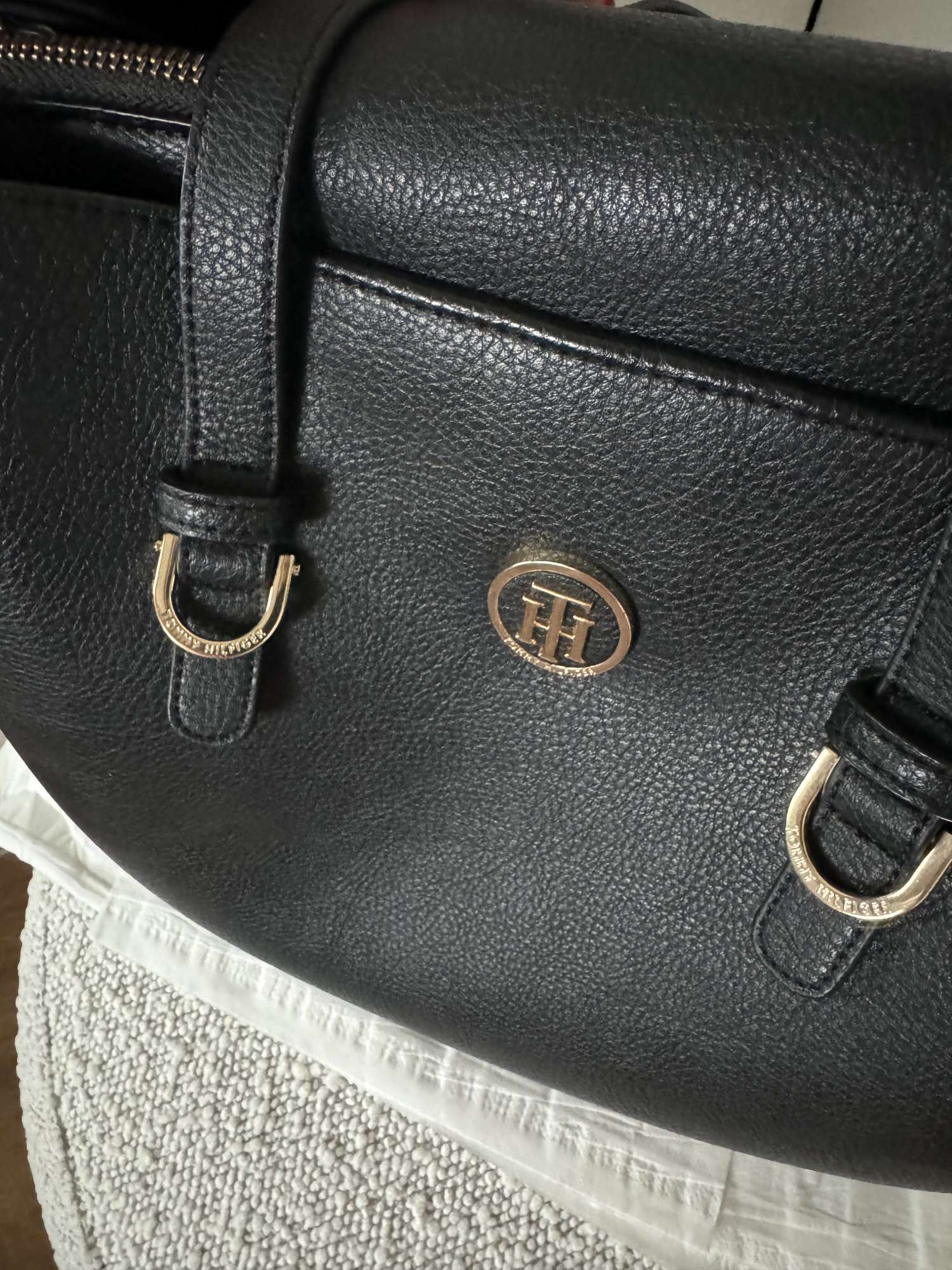 Čierna kabelka Tommy Hilfiger