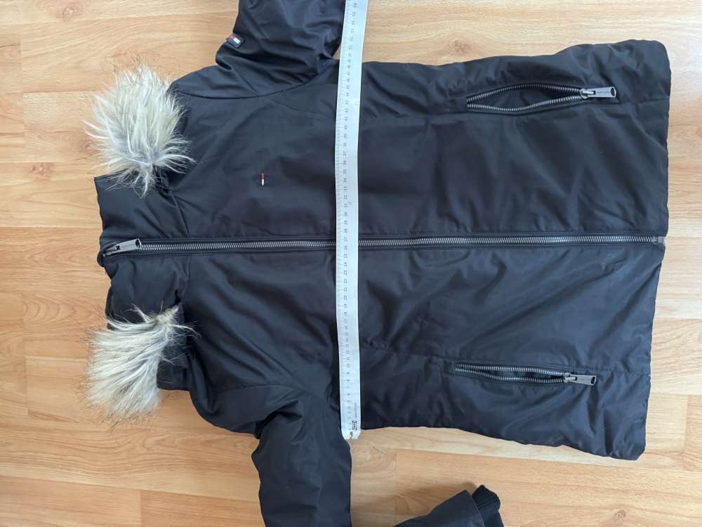 Zimná bunda Tommy Jeans, veľ. M